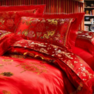 oriental red bedding - myLusciousLife.com.PNG
